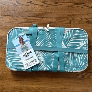 ALOHA Collection COLLAPSIBLE BEACH TOTE in Teal and white